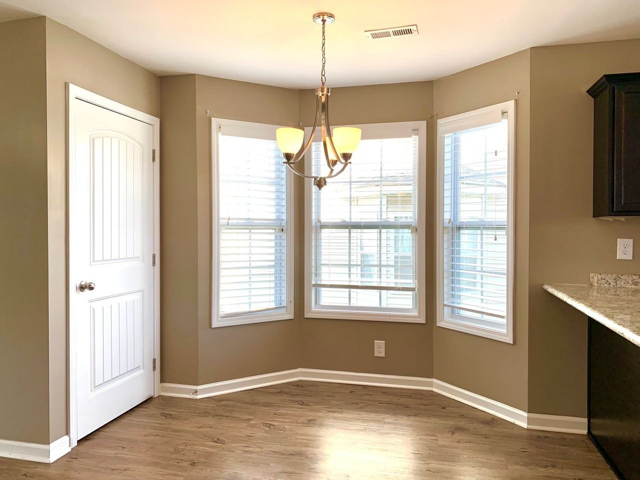 216 Alexander Blvd - Photo 7 of 19