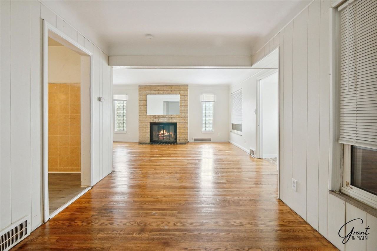10606 Marne St - Photo 3 of 16
