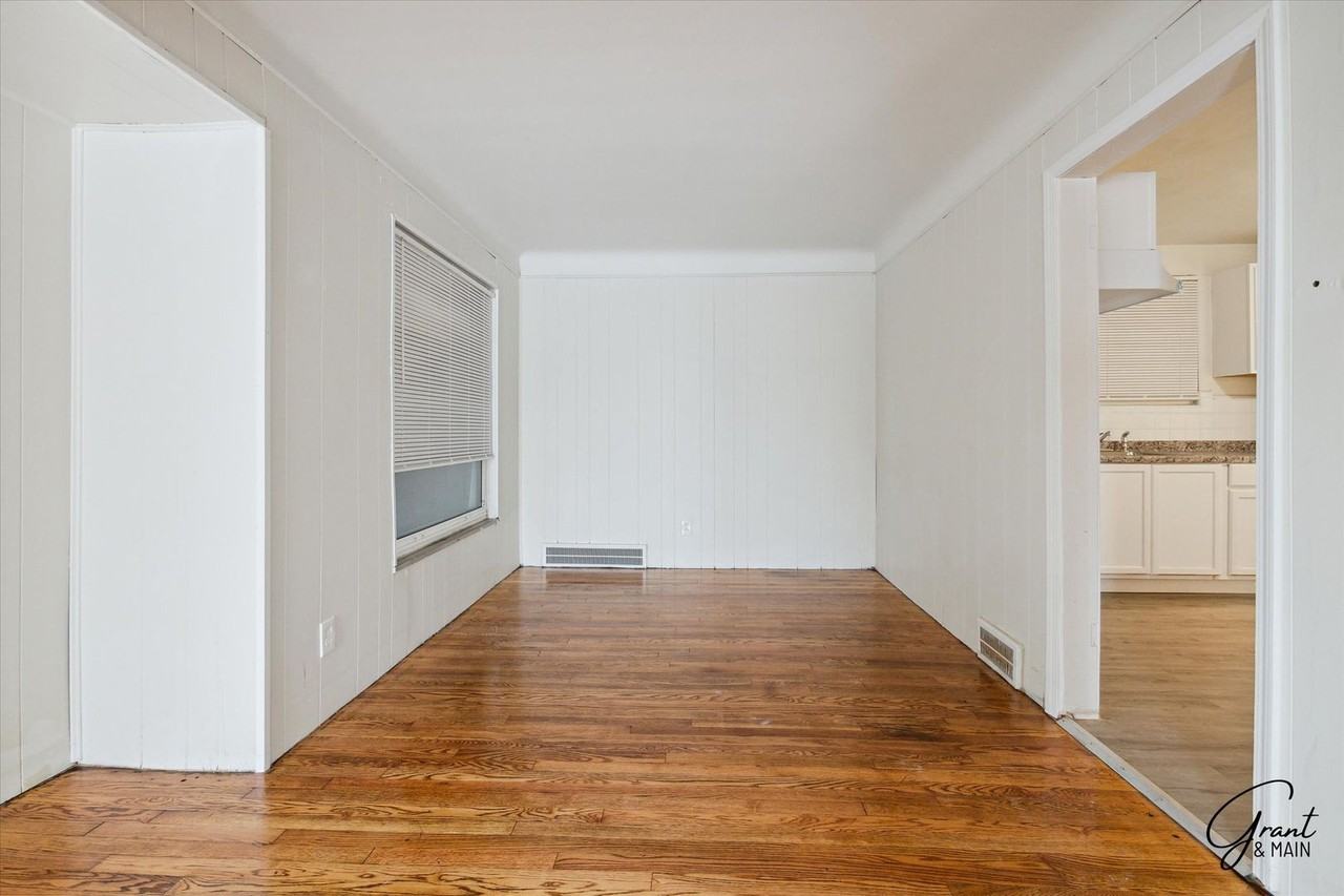 10606 Marne St - Photo 4 of 16