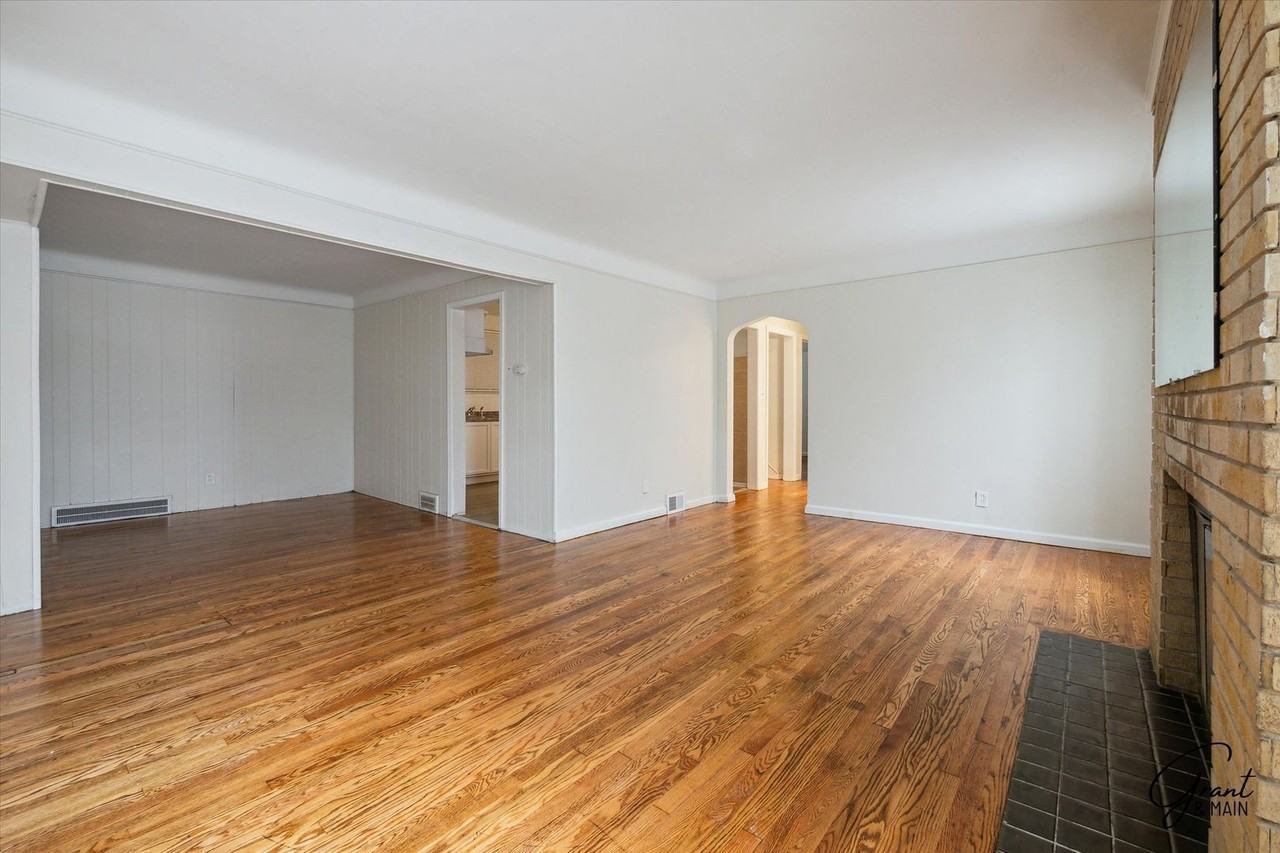 10606 Marne St - Photo 5 of 16