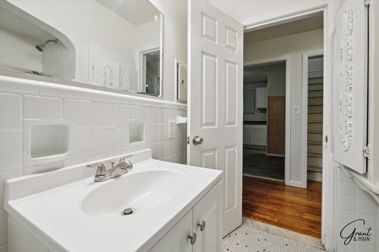 10606 Marne St - Photo 6 of 16