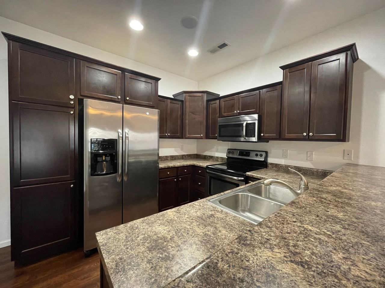 463 Cambria Dr - Photo 3 of 11