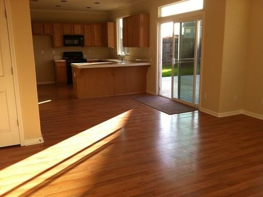 201 Waters Edge Dr - Photo 2 of 17