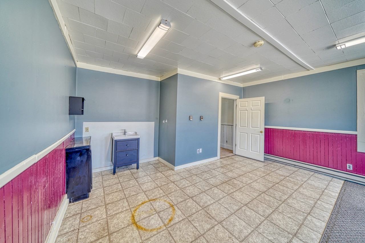 1319 Poplar St #NA - Photo 2 of 17