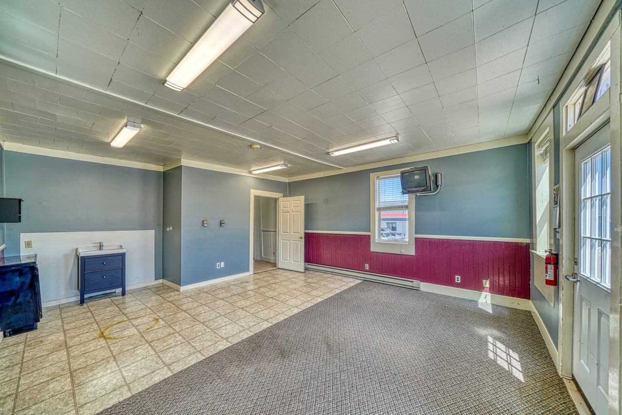 1319 Poplar St #NA - Photo 3 of 17
