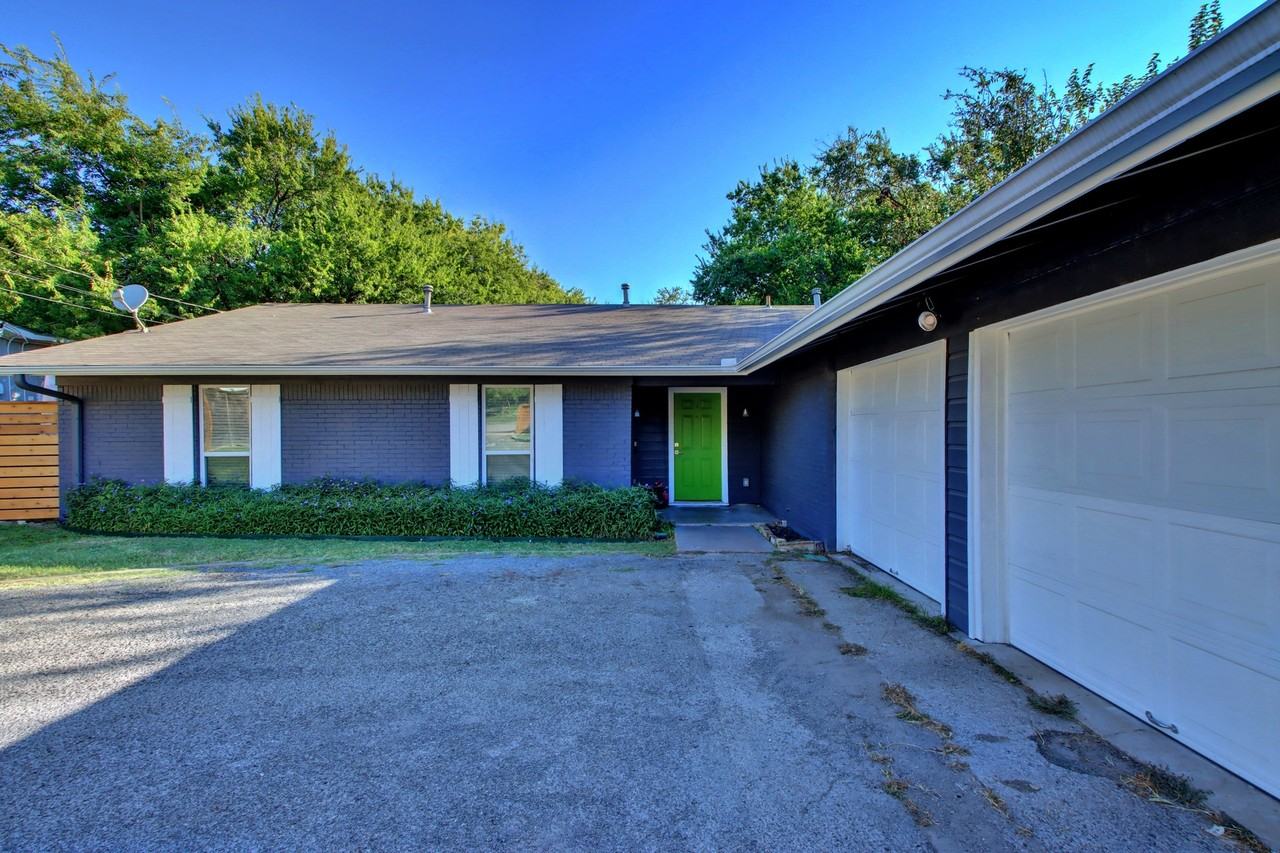 3208 Northeast Dr #A - Photo 3 of 32