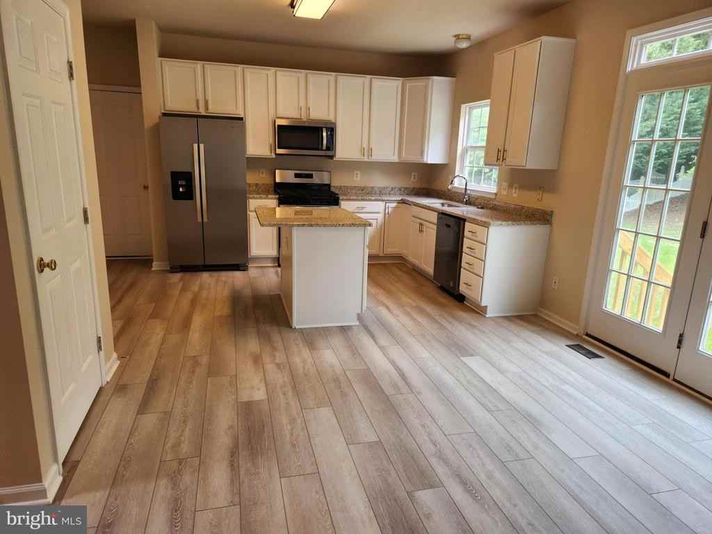 2880 Myrtlewood Dr - Photo 3 of 37