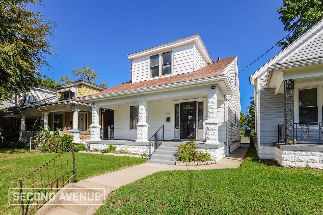 2119 Greenwood Ave - Photo 2 of 28