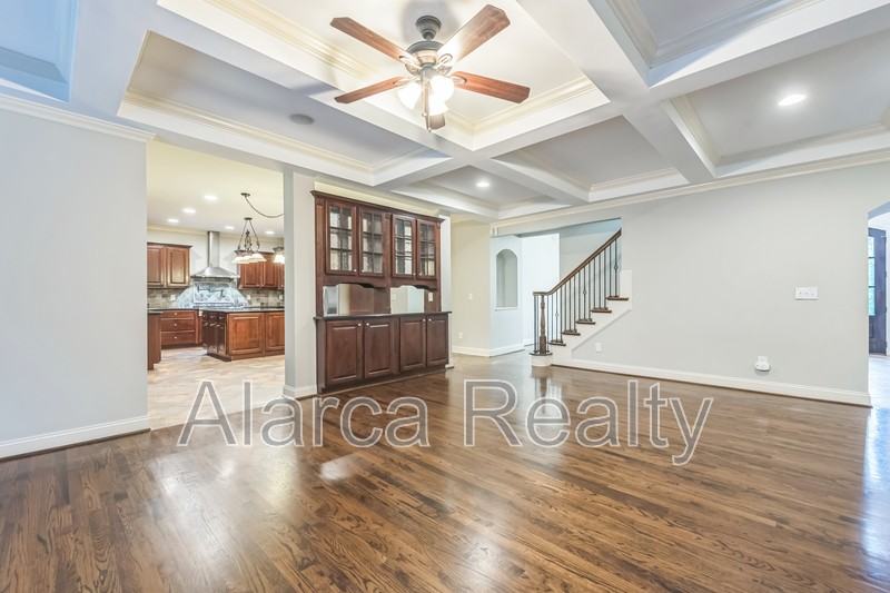 2718 Old Course Rd - Photo 3 of 37