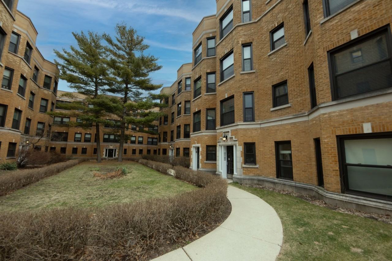 615 Hinman Ave #2C