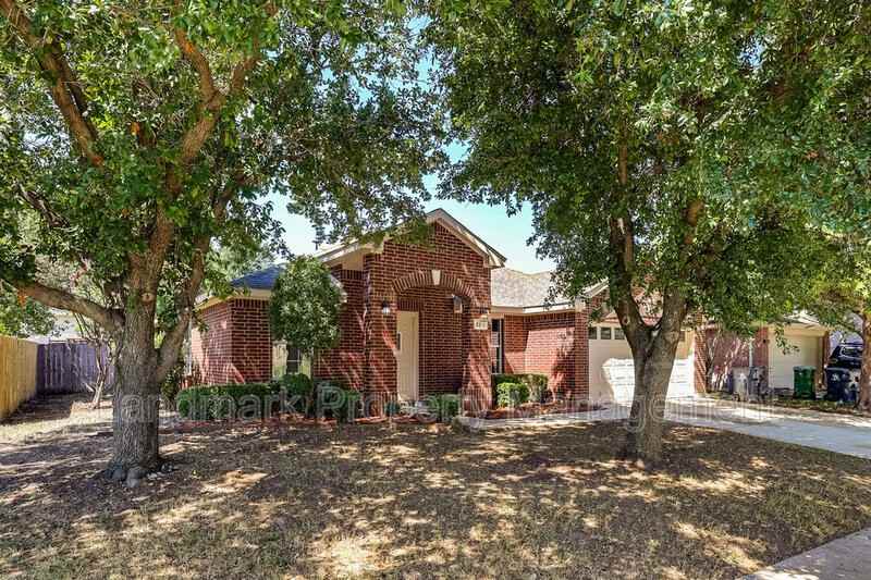 2311 Bantry Ln - Photo 3 of 29