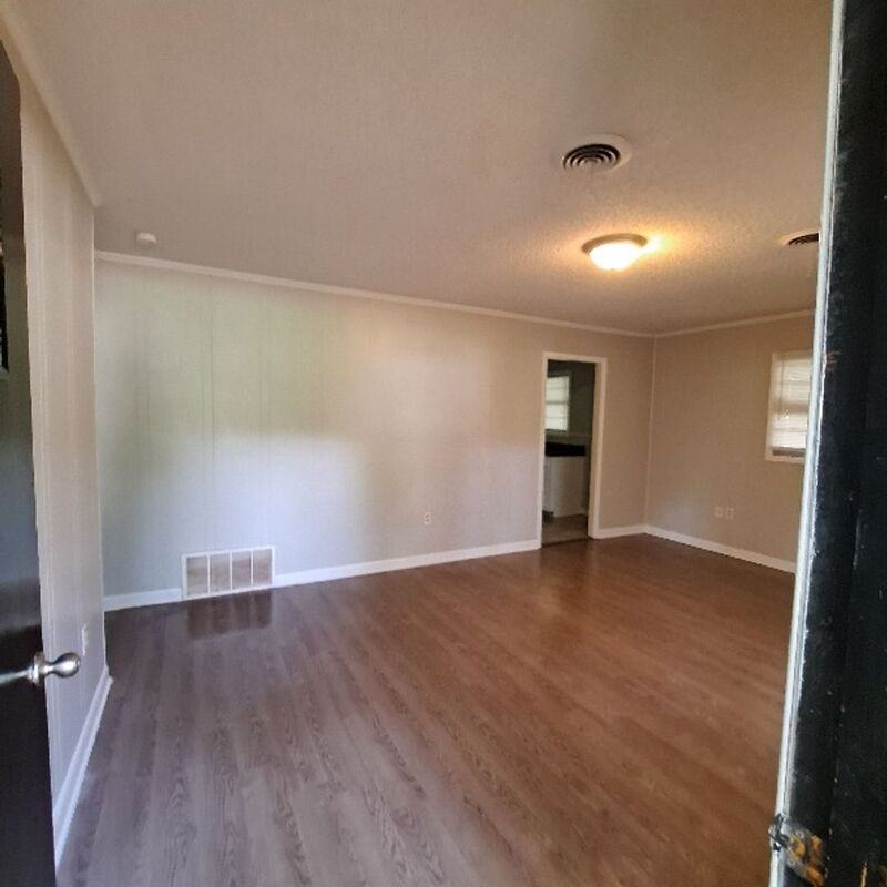 837 Carrolton Rd - Photo 2 of 10