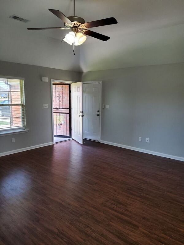 1262 River Wood Cir - Photo 3 of 23