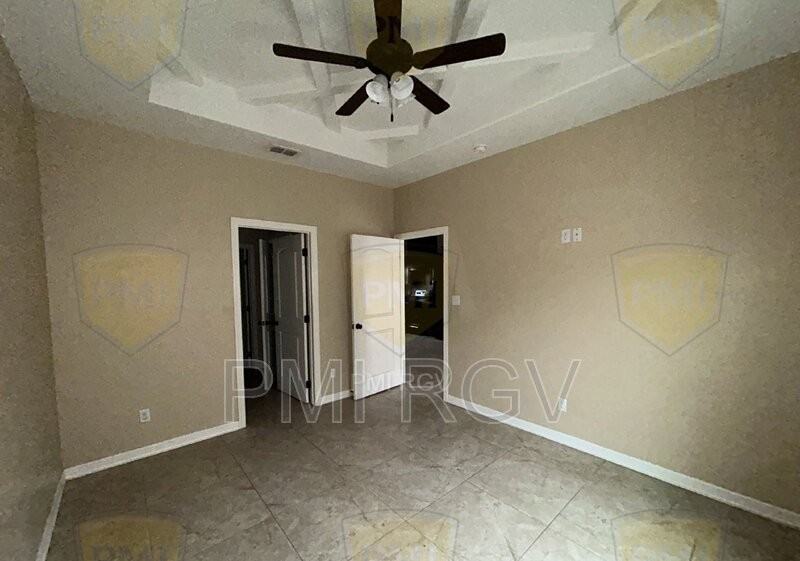 2601 E Garfield Ave #4 - Photo 7 of 29