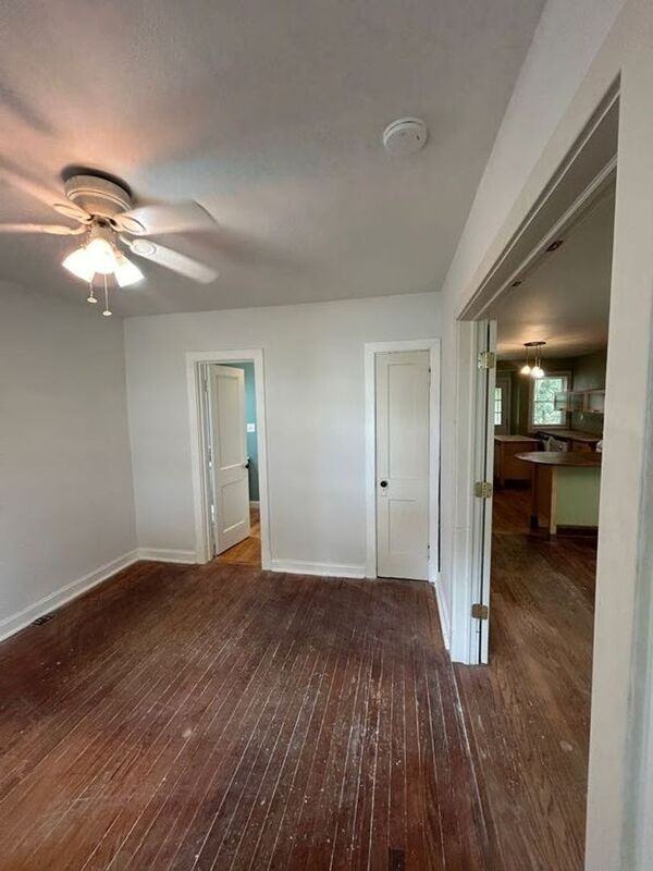 3423 Parkwood Ave - Photo 3 of 21