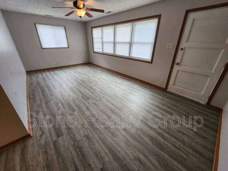 1125 N 8th St - Photo 2 of 10
