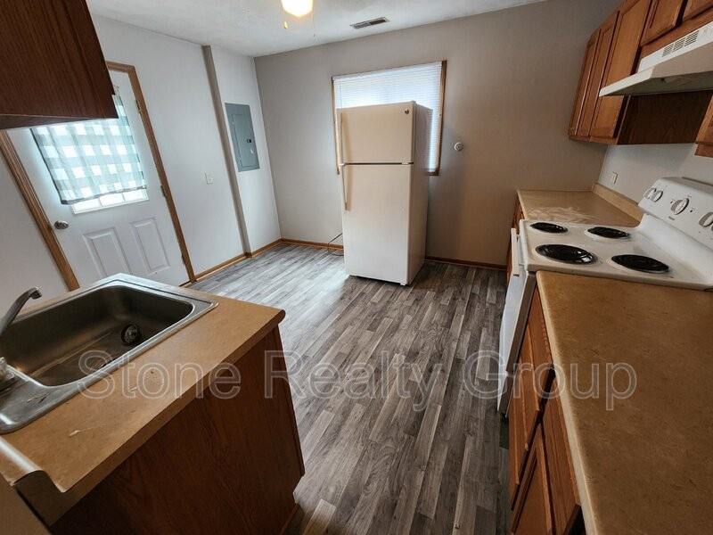 1125 N 8th St - Photo 3 of 10