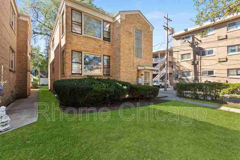 1816 Monroe St #1 - Photo 3 of 32