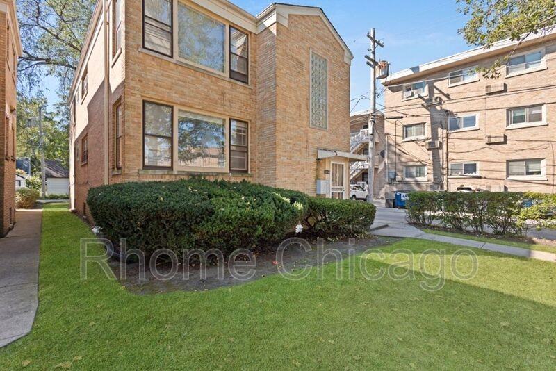 1816 Monroe St #1 - Photo 4 of 32