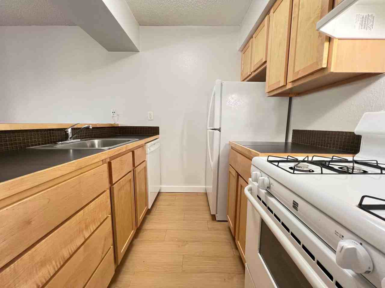 Oak Creek - Photo 4 of 42