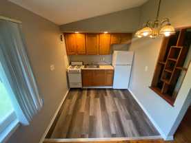 2448 W Kilbourn Ave - Photo 1 of 1