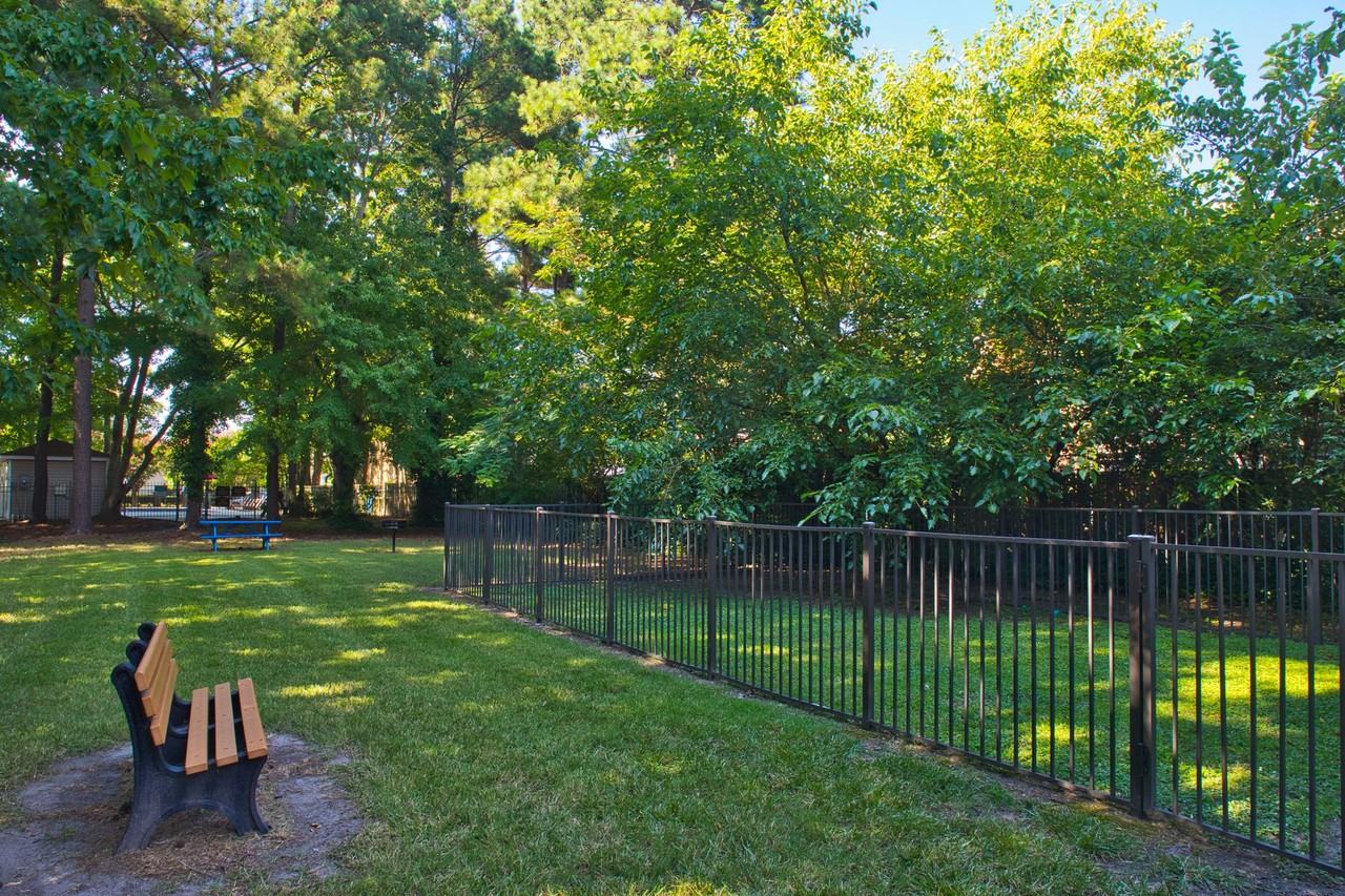 Thousand Oaks Apartments & Townhomes - Photo 7 of 23