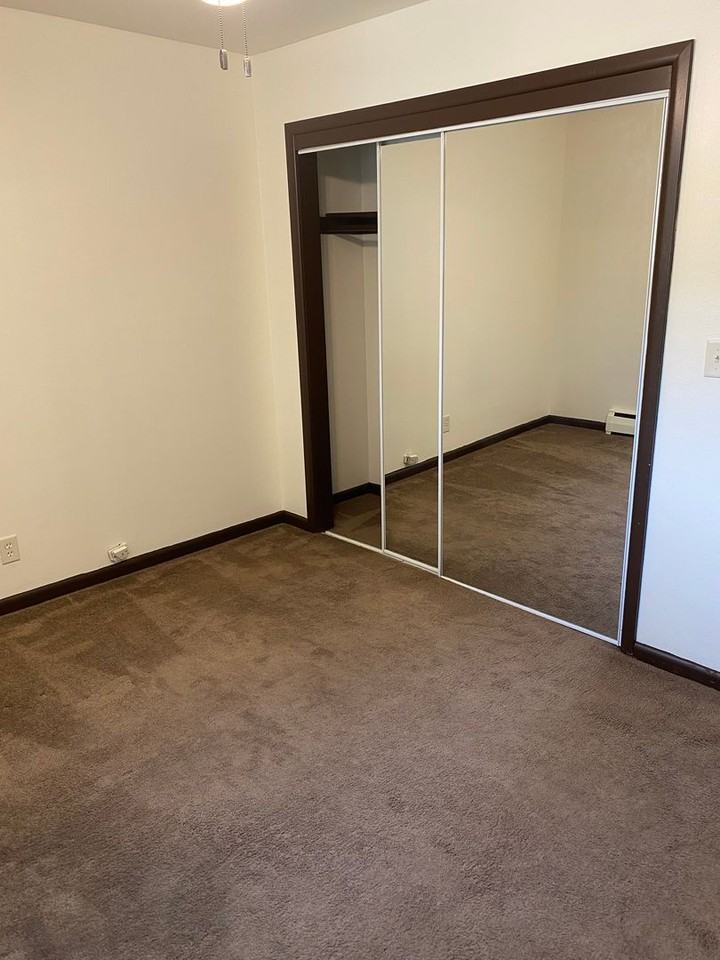 2812 Bolivar Apts. - Photo 6 of 20