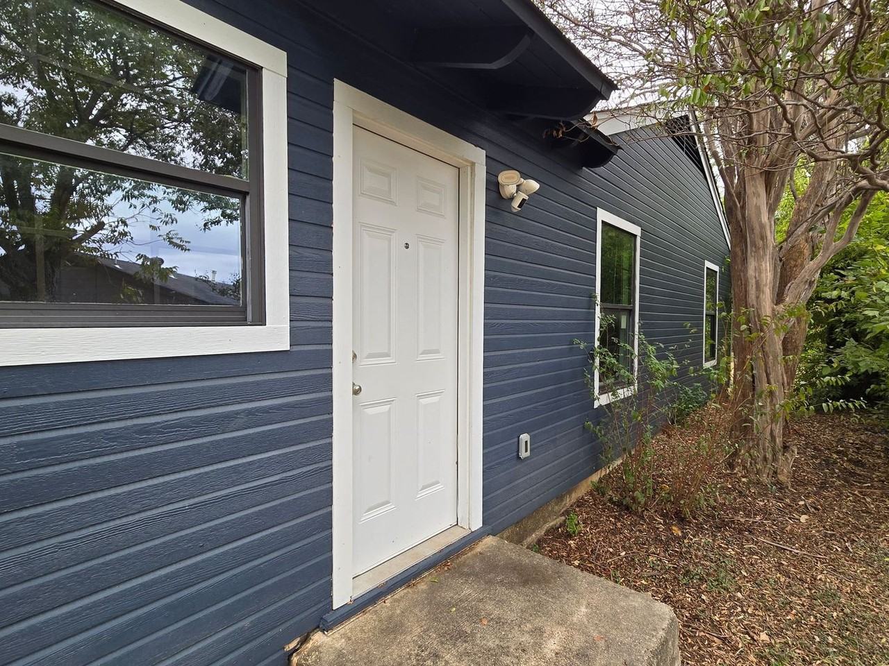 1907 Alamo Ave - Photo 2 of 13