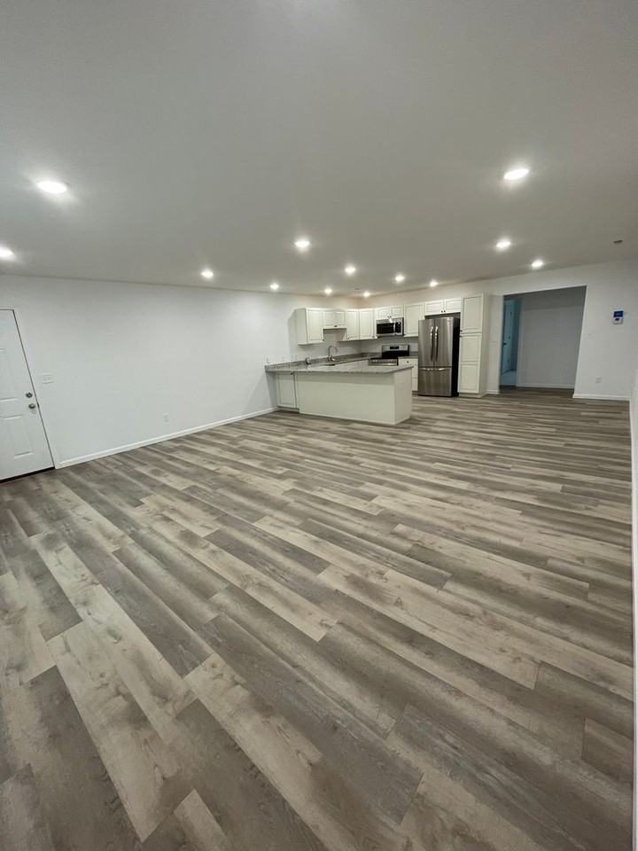 432 James Dr - Photo 4 of 18
