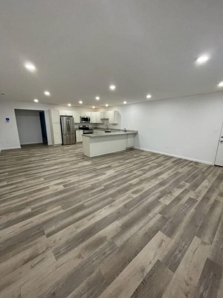 433 James Dr - Photo 3 of 19