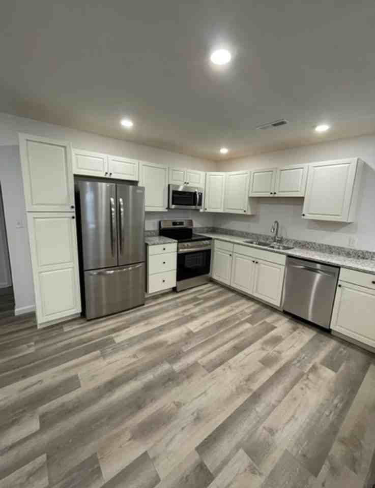 433 James Dr - Photo 4 of 19