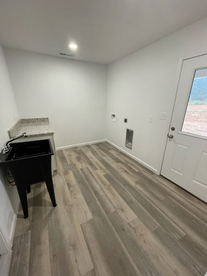 433 James Dr - Photo 6 of 19