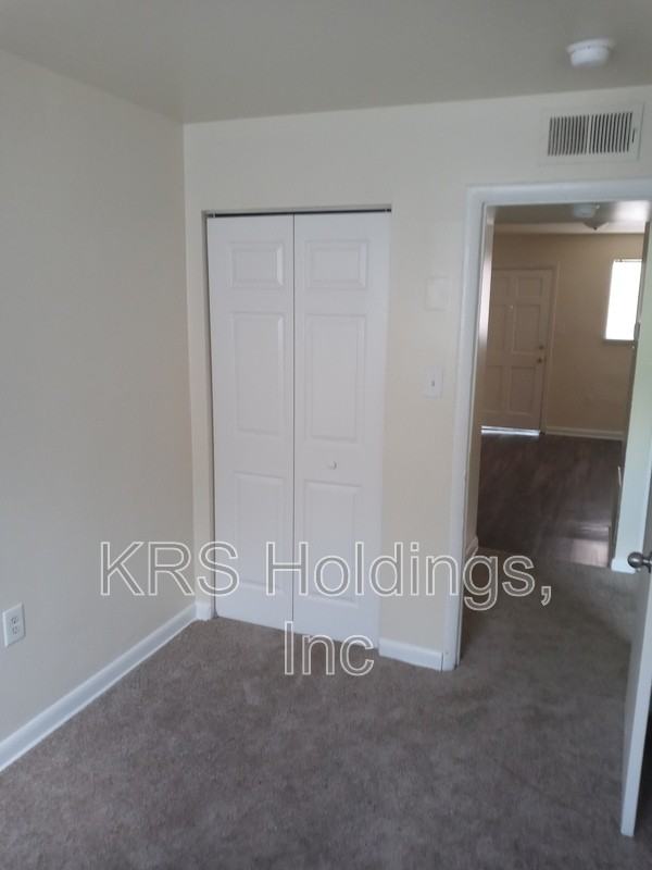 1822 Williamsburg Rd #1 - Photo 3 of 5