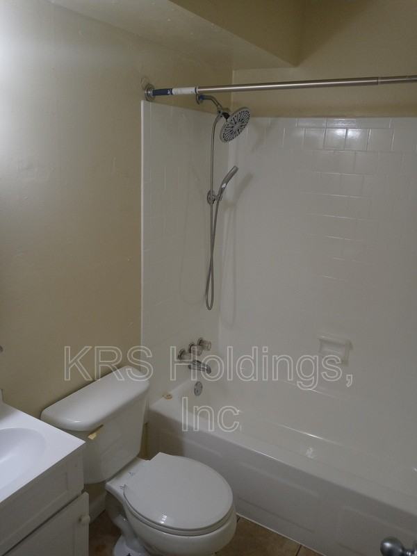 1822 Williamsburg Rd #1 - Photo 5 of 5