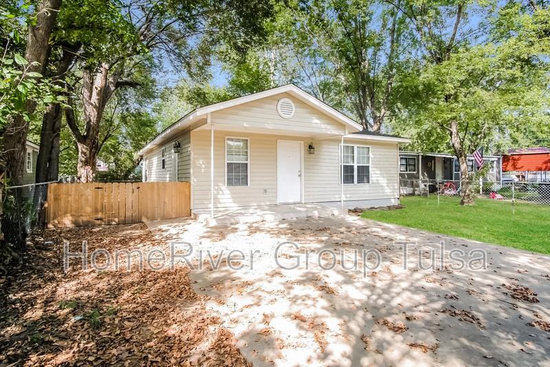 1218 W South St - Photo 2 of 18