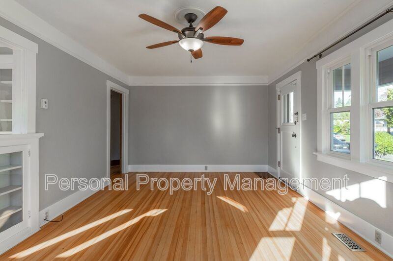 3100 H St - Photo 4 of 16