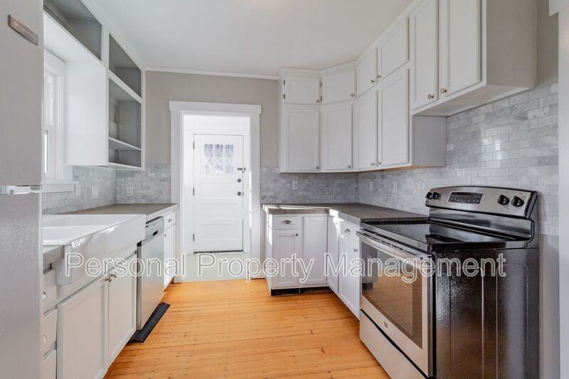 3100 H St - Photo 6 of 16