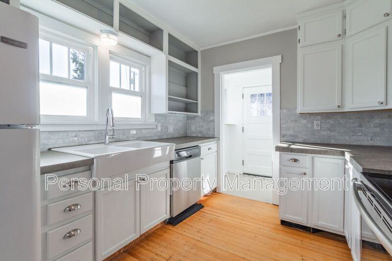 3100 H St - Photo 7 of 16