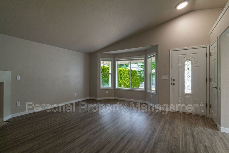 19019 Se 12th Way - Photo 2 of 16
