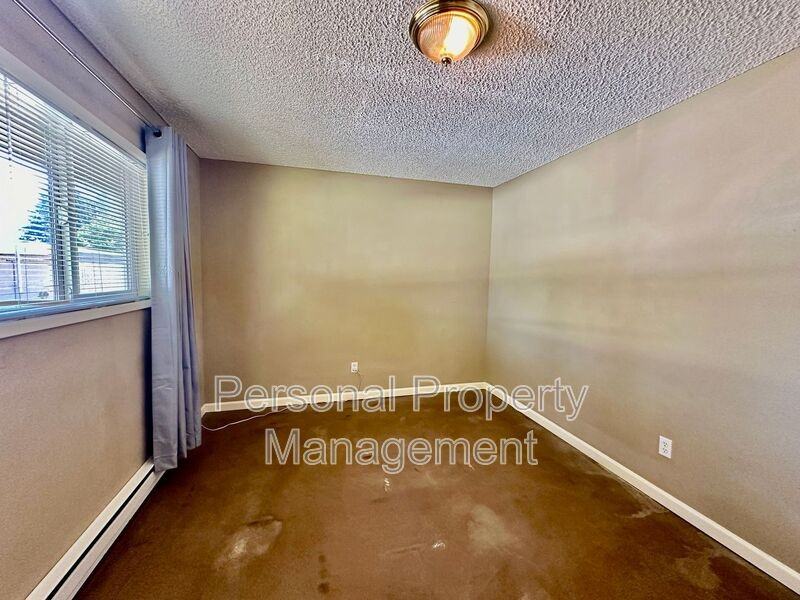 849 12th St - Photo 2 of 10