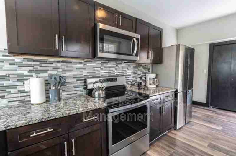 1764 Spring Ave #2 - Photo 2 of 8