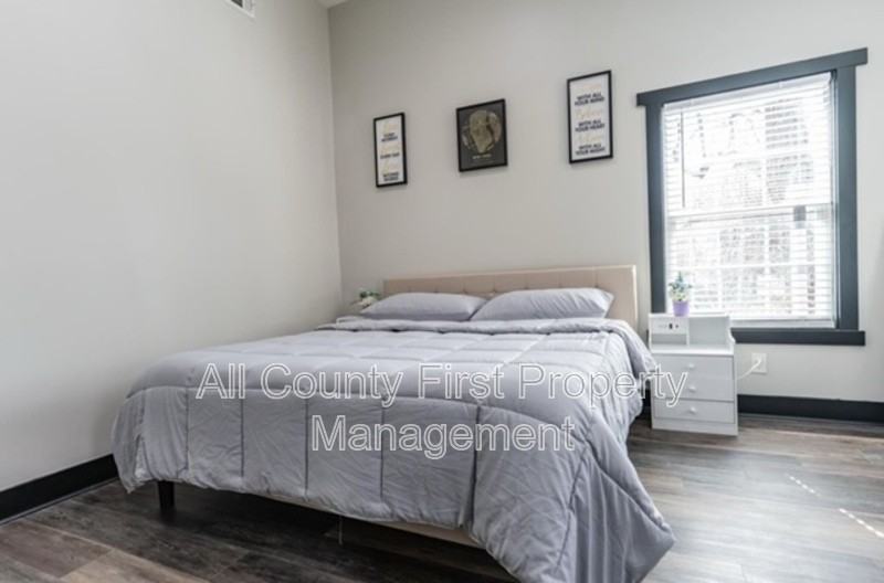 1764 Spring Ave #2 - Photo 5 of 8