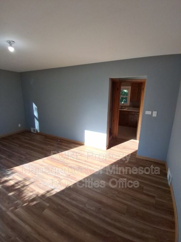 793 Lake St - Photo 3 of 20