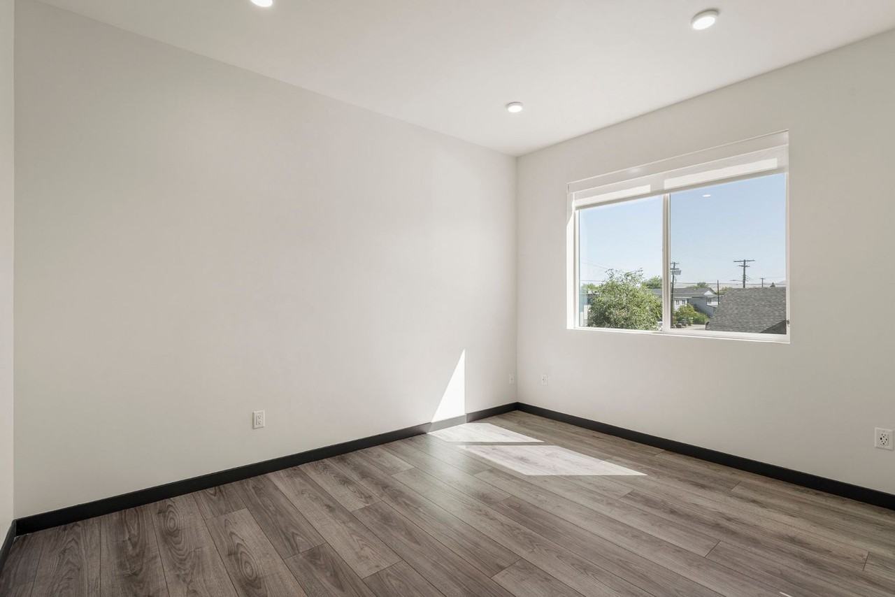 320 Grand Canyon - Photo 3 of 11