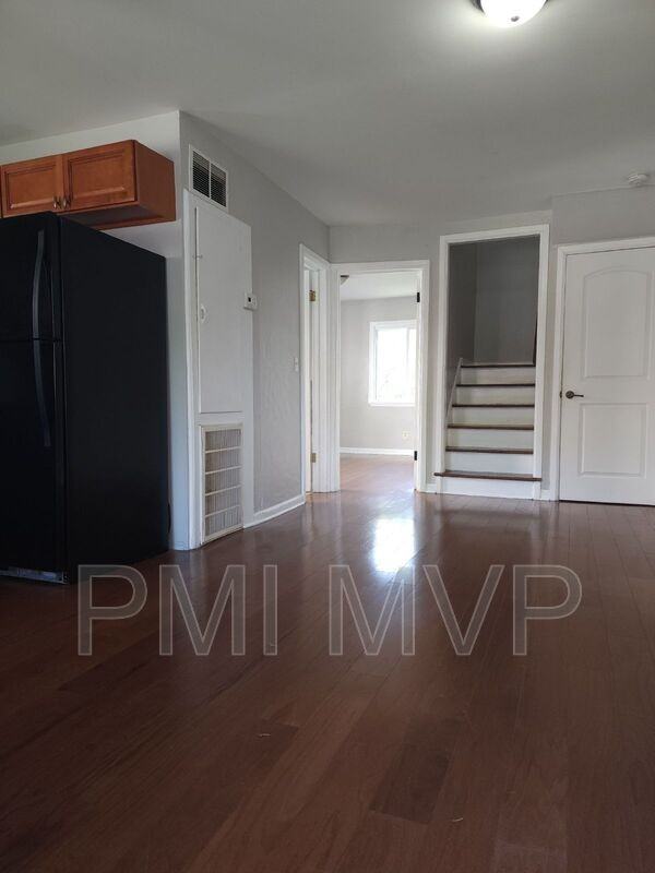 266 S Powell Ave - Photo 3 of 19