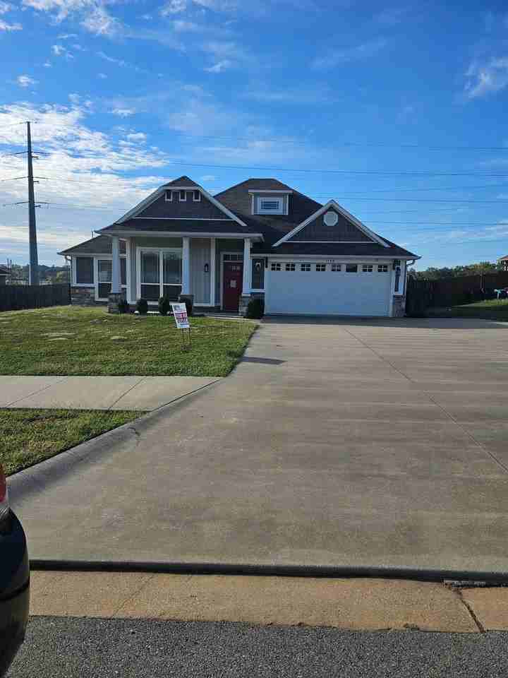 1150 Shanna Dr - Photo 2 of 25