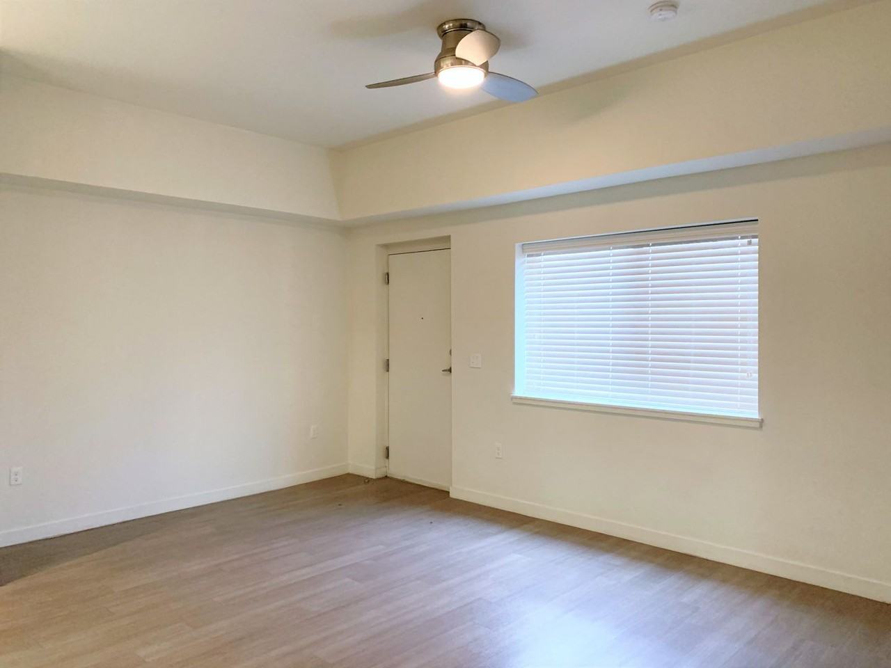 4100 Silver Ave SE - Photo 4 of 37