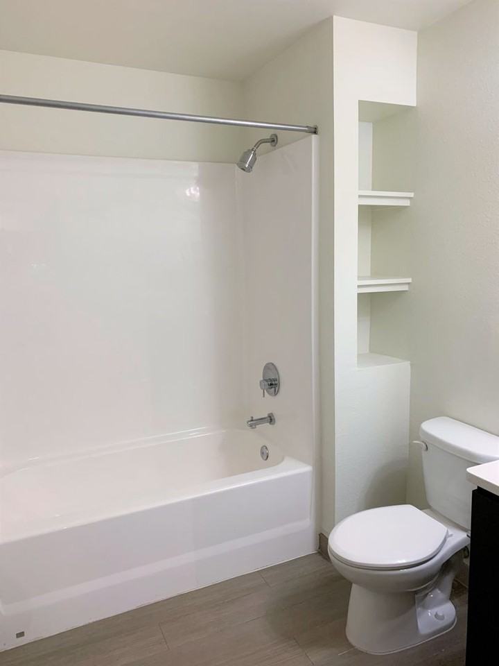 4100 Silver Ave SE - Photo 7 of 37