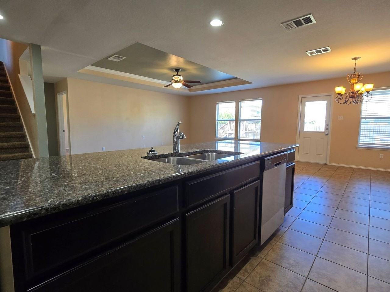 307 E Gemini Ln - Photo 5 of 34