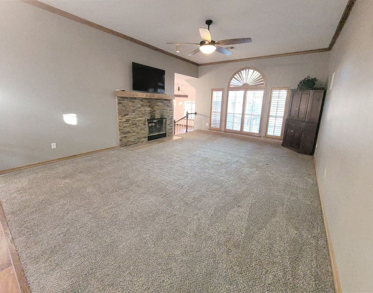 6029 Covey Run Dr - Photo 5 of 35